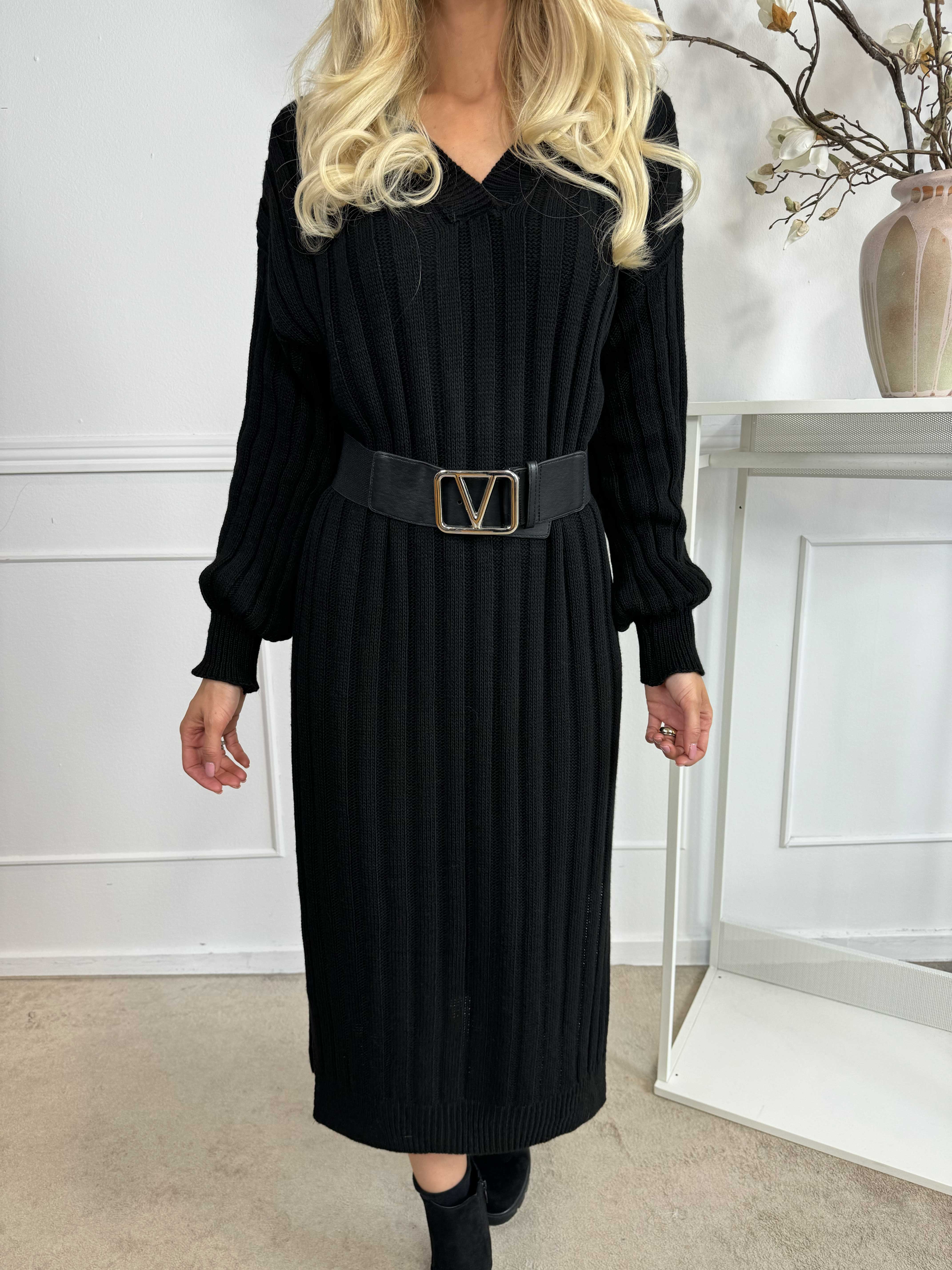 Hanine - Lång stickad klänning med v-ringning